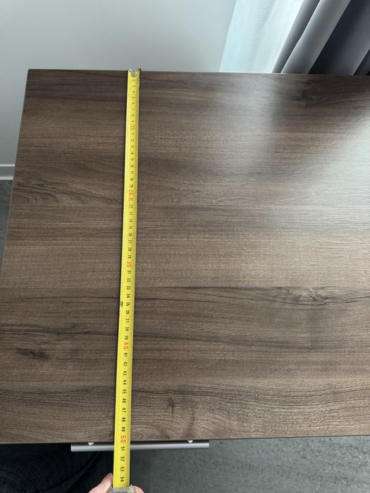 Vand birou din lemn, ca nou, cu scaun din piele, perfecta stare