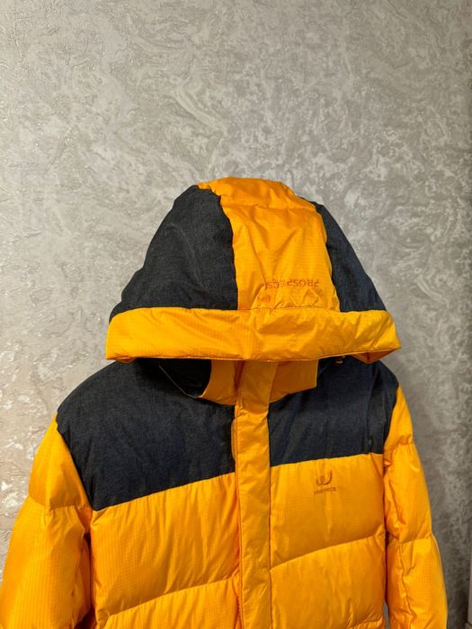 Куртка пуховик есть еще красный