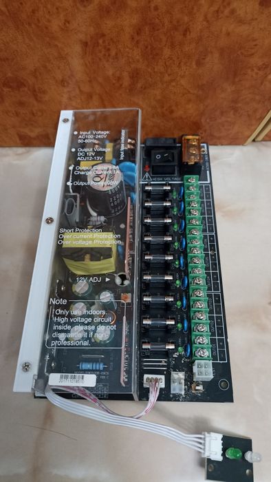 Vând surse de alimentare la 12 volti