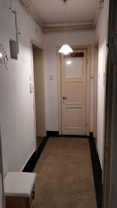 Ofer spre inchiriere garsoniera