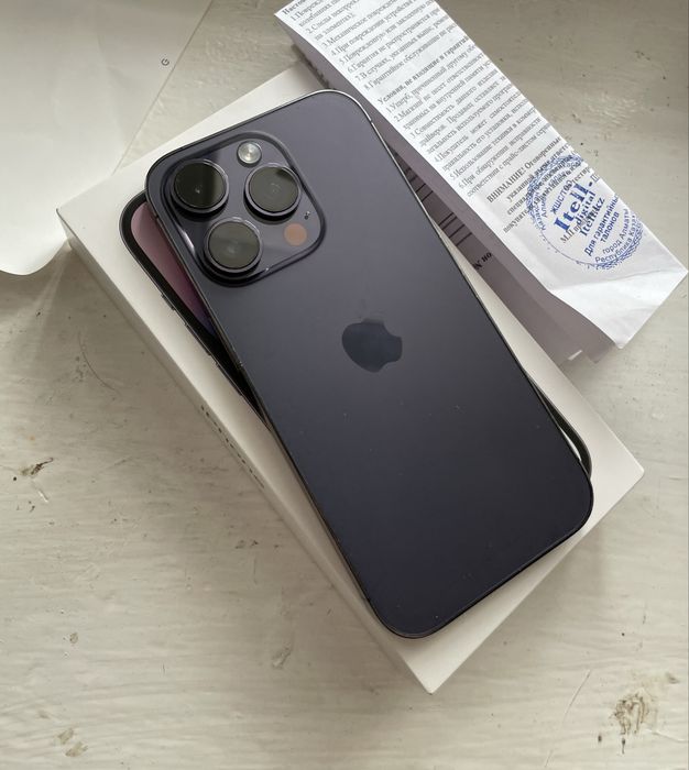 Продам Айфон 14 про