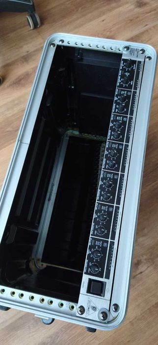 Микшер Behringer Ultralink Pro MX882