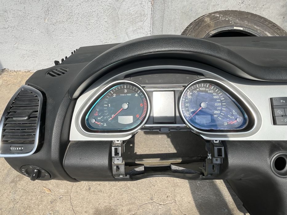 Арматурно табло Audi Q7 4L жабка airbag в табло