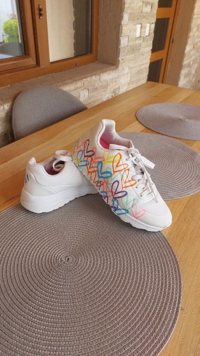 Adidași Shenkers mar 37