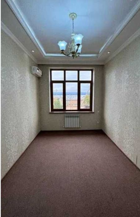 Сдается просторное 2- этажное здание.