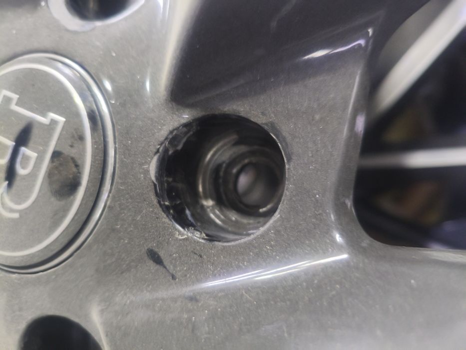 Skoda diska 245/45R19.     5/115 razbaltofka