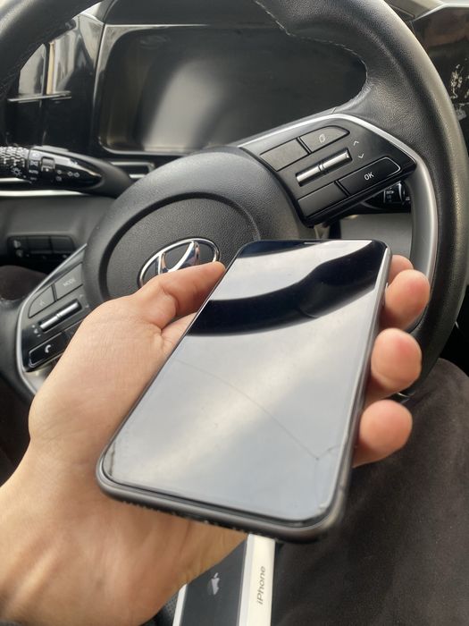 Продам Айфон 11 64gb