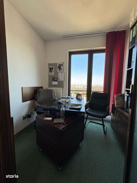 Apartament 4 camere, ultrafinisat, mobilat pentru birou, panorama unic