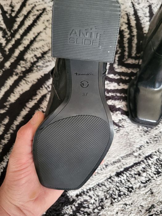 Vând botine dama tamaris