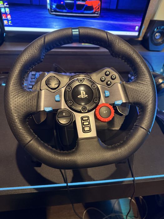 Продавам волан Logitech g29