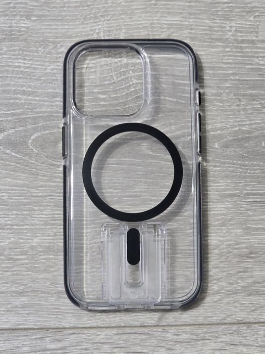 Husă Tech21 Evo Crystal Kick iPhone 15 Pro – MagSafe, Protecție 4,9 m