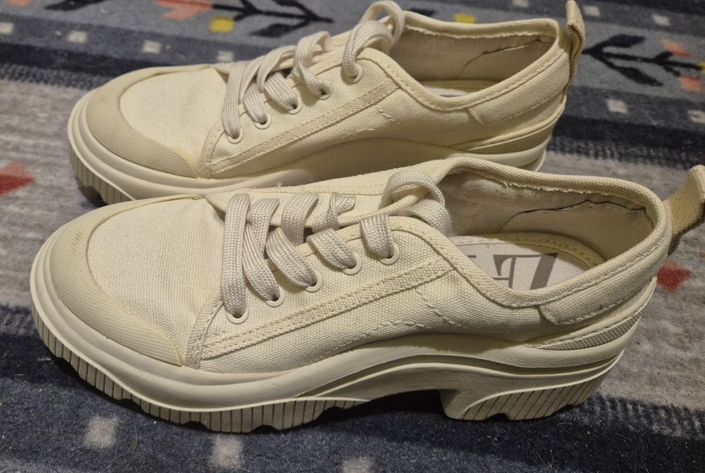 Adidași Zara.Purtați o singură dată.