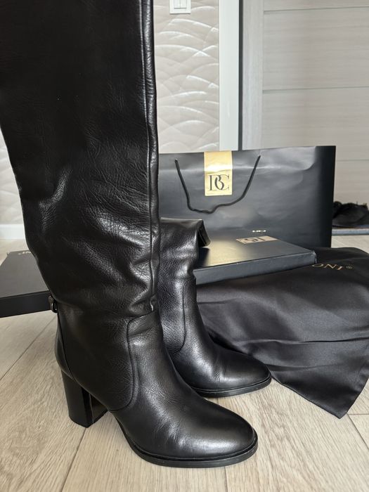 Продам женские сапоги