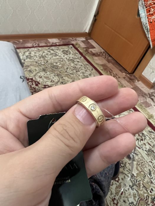 Продам кольцо Картье