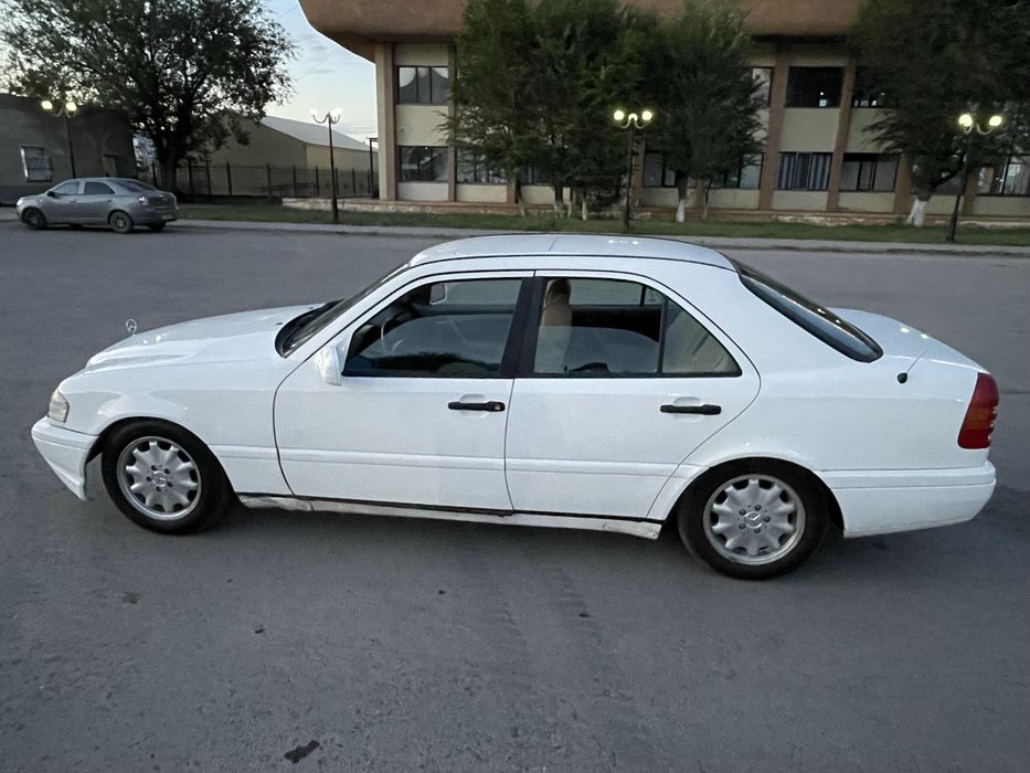Продам Mersedes C180 w202