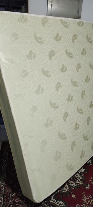 Продаётся матрас 160/200