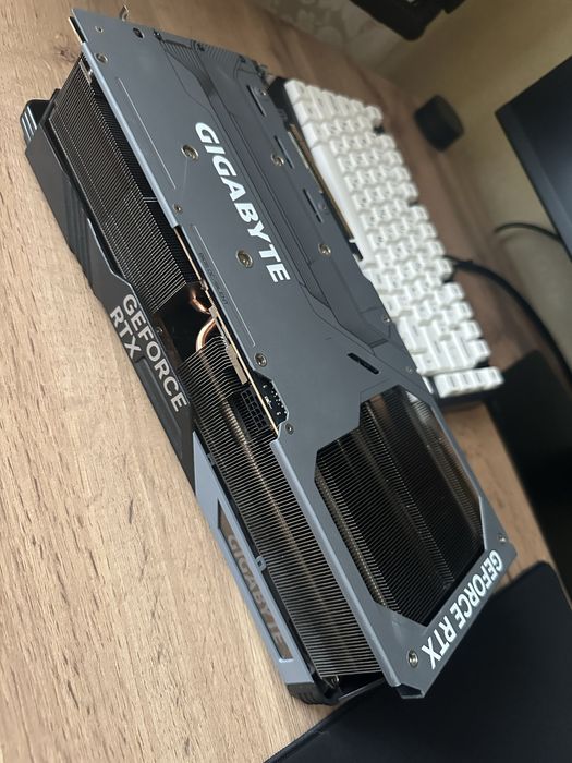 Gigabyte RTX 4090 (без GPU и VRAM)