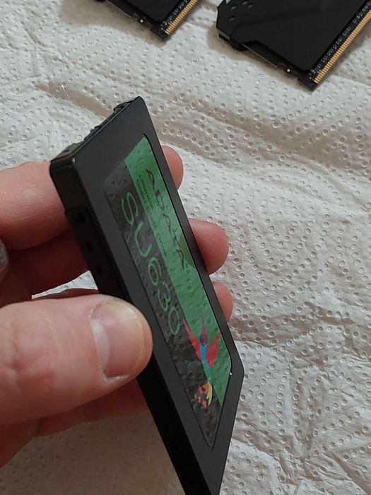 960GB (1TB) SSD Adata SU630