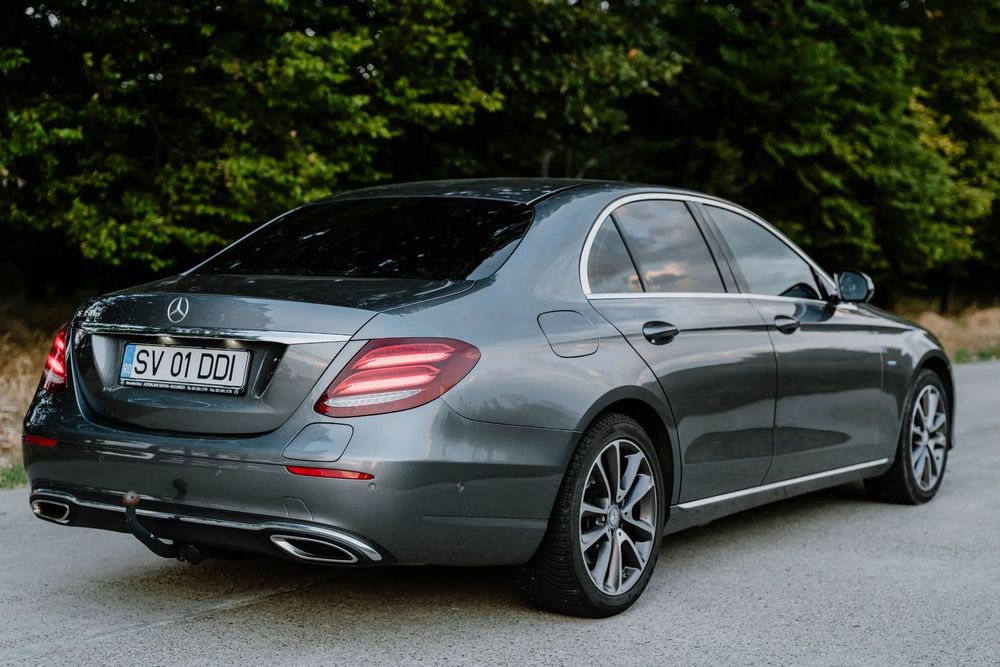 Mercedes-Benz E Mercedes-Benz E 350e 9G-TRONIC 286 CP