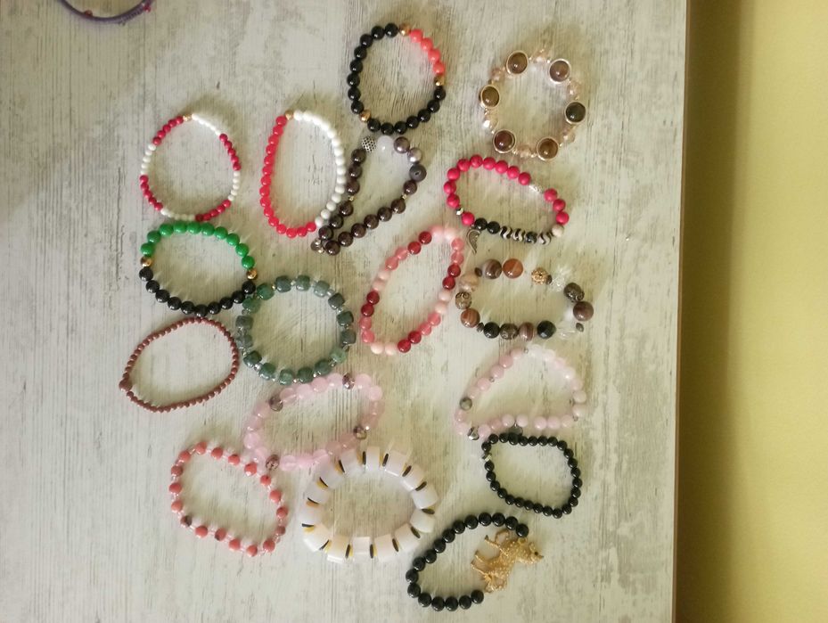 Стилни комплекти бижута