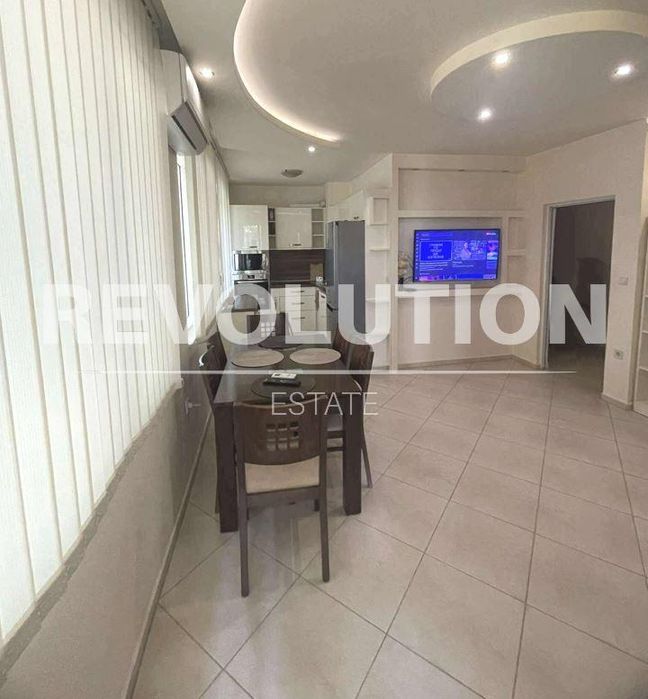 Дава се под наем Тристаен апартамент в Варна, Погреби - 55 кв.м за 750 € - Снимка #3