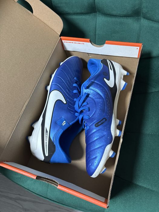 Ghete fotbal Nike Tiempo