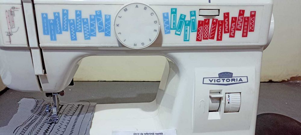 Masina de cusut Victoria Grafiti cu graifer metalic