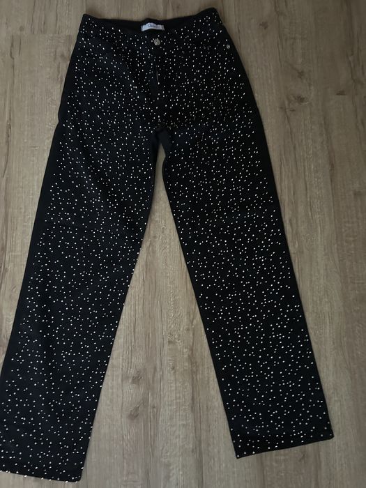 Дънки с бляскави камъчета