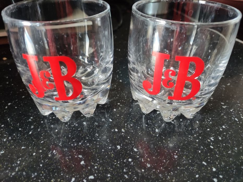 Две чашки  J&B. Чаши за уиски.