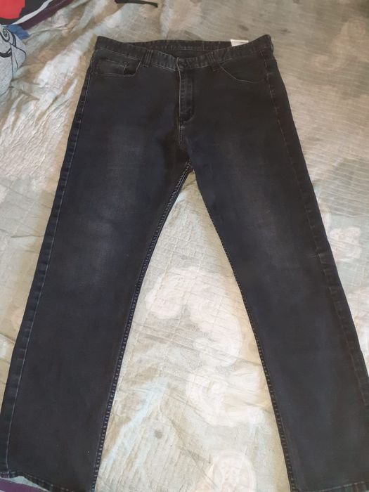 Мужские джинсы разные