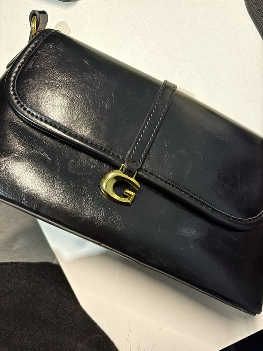 Чёрная сумка через плечо