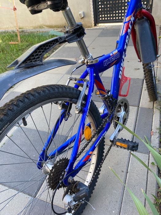 Bicicleta copii 7-12 ani + o trotinetă bonus