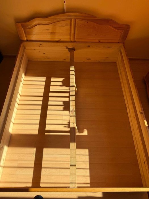 ПРОДАВАМ спалня масив