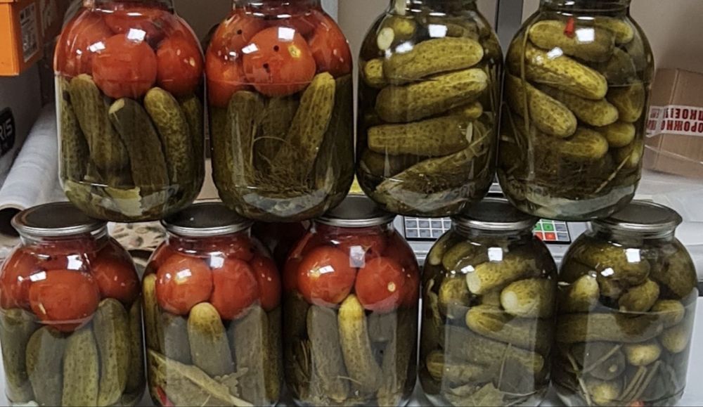 Продам соленье, огурцы и помидоры