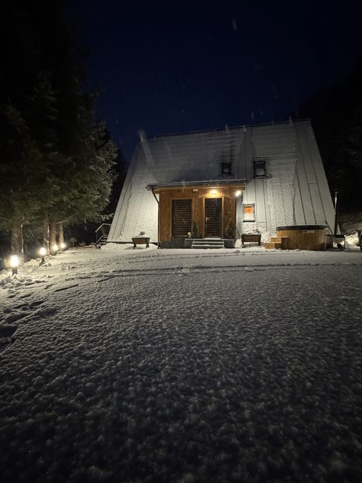 Închiriez cabana A-Frame zona Bran