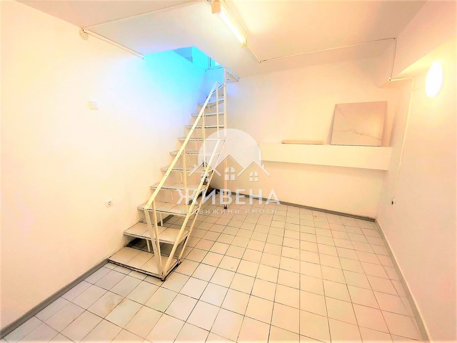 Търговски обект / Магазин под наем в района на Операта, гр. Варна, пл