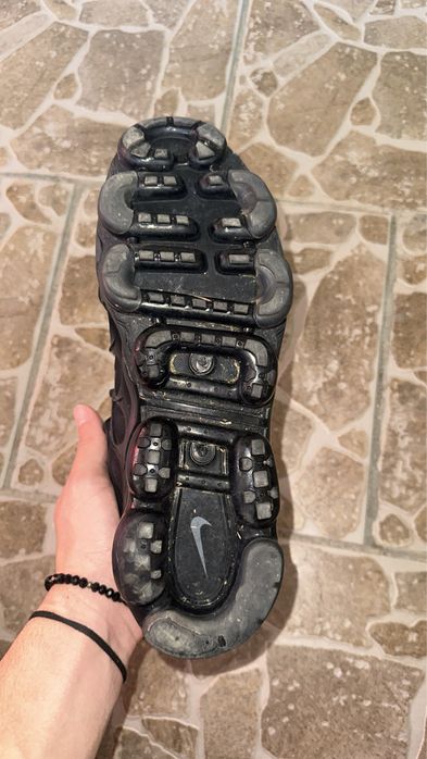 Adidasi nike vapor max