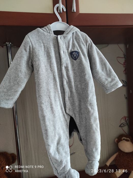 Продам флисовый комбинезон на мальчика