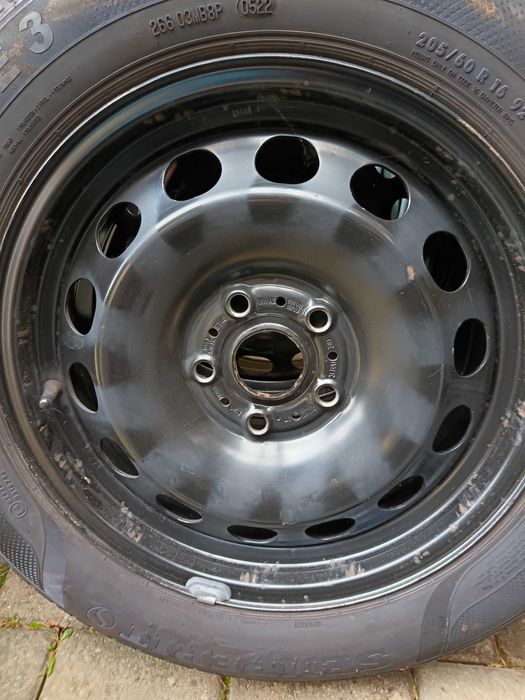 НОВИ летни гуми 205/60/16 с джанти и тасове за Шкода Октавия