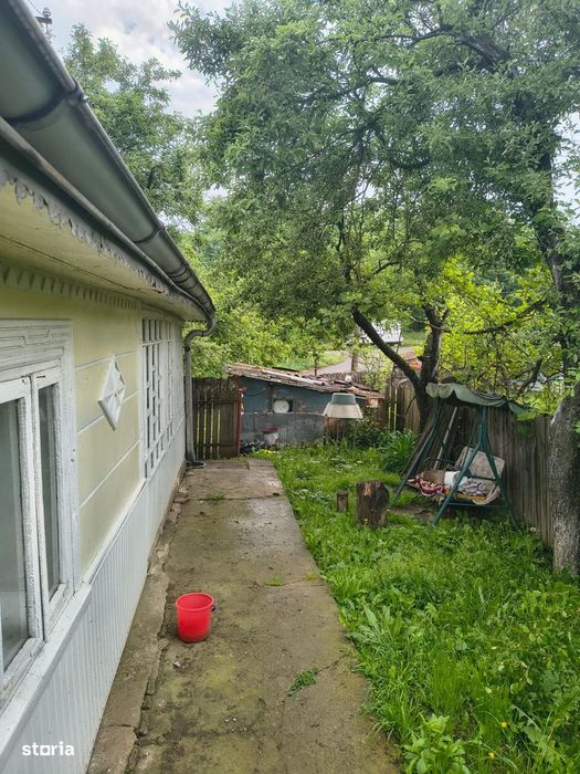 Casa cu 3100mp teren drept zona frumoasa la Zaicesti