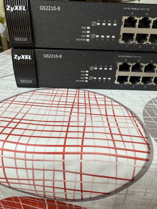 Switch-uri gigabite zyxel es-2108 si zyxel gs2210