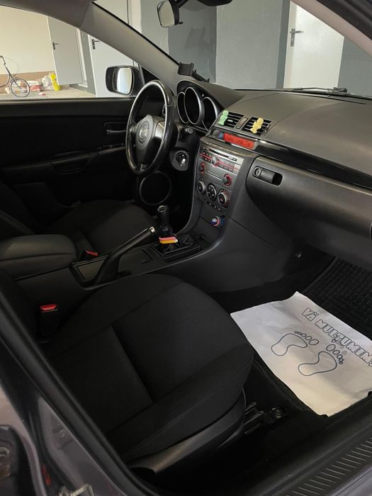Mazda 3 1.6 hatchback