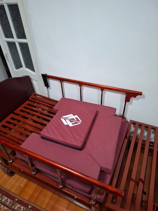 Медицинская кровать