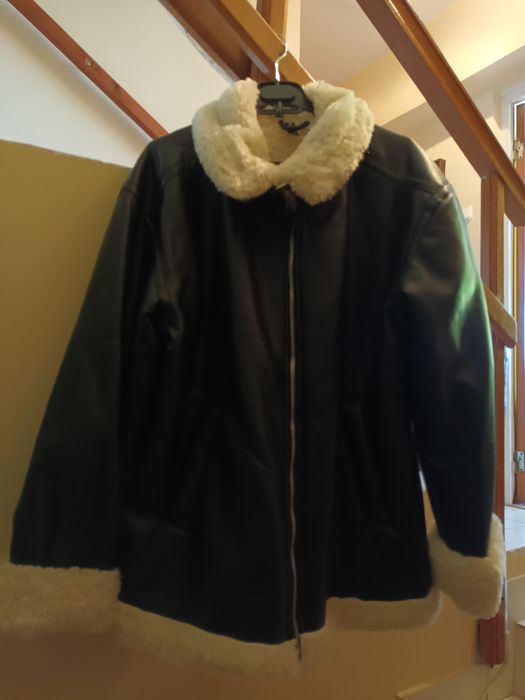 Vand doua geci si o vesta din piele ecologica cu blanita marimea L,Xl