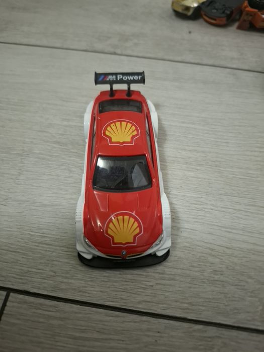 Колички hot wheels и ferrari