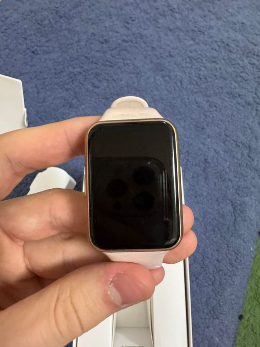 Продам Huawei watch fit 2