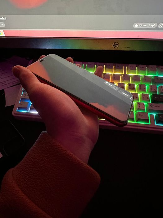 Айфон 11 64гб хорошй