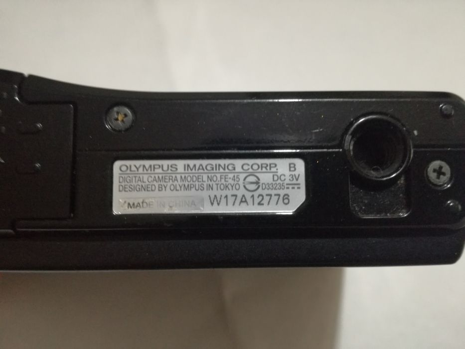 Фотоапарат Olympus Fe-45 за части. Не включва.