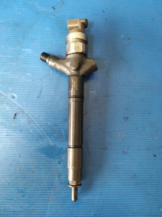 Injector 2.2 d4-d 2ad-ftv 23670-0r160 toyota avensis t25