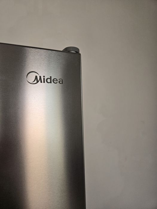 Продам холодильник Midea